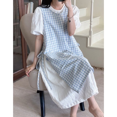 귀여움과 실용성을 모두 갖춘 마법의 하늘체크 앞치마로 집순이력 레벨업!