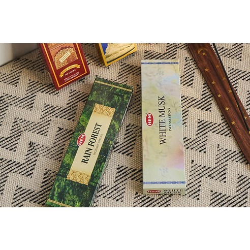 공간을 황홀경으로 물들이는 향의 예술, HEM 골드 에디션 스틱 인센스