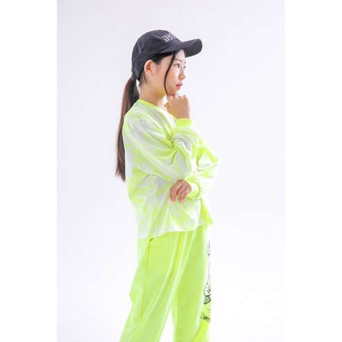 少年時尚少女服裝上衣圓領T卹少女少女圓領圓領圓領圓領少年9歲以上青年JUNIOR女學生少女少女女孩  初中生  女高中生  中學生服  少女服  春天  秋天