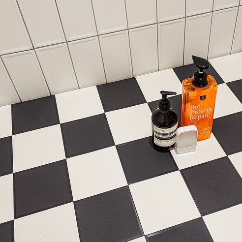 손쉬운 변신, 아임홈리빙 이지닷 데크타일로 완성하는 감각적인 공간