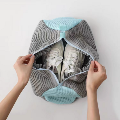 소중한 운동화, 세탁망 하나로 쉽고 안전하게 관리하세요!