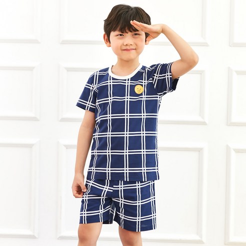 여름철 아이들의 편안한 수면을 위한 면 소재의 키즈라인 아동용 스마일체크 실내복