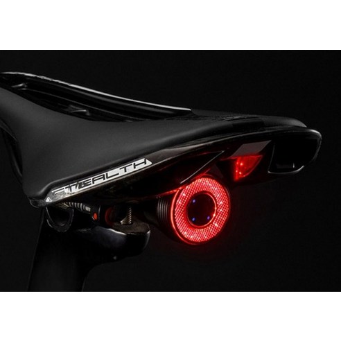 혁신적인 락브로스 Q50 감속 센서 후미등으로 자전거 라이더의 안전 향상과 편의 추구