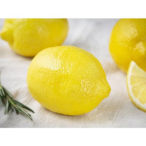 신선하고 육즙이 많은 고품질 미국산 레몬