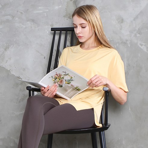 편안함과 스타일을 한번에! 녹족 오버핏 요가 티셔츠로 운동하는 즐거움을 더하세요.