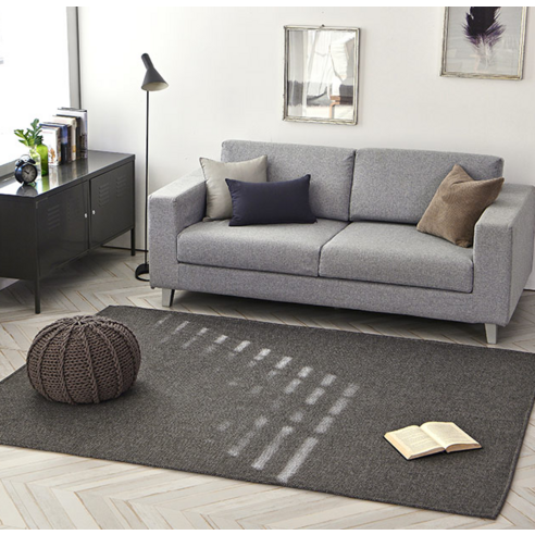 먼지 걱정 없이 쾌적하고 포근하게, 사계절 내내 활용하는 솔레이 러그