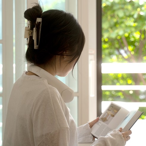 땀 걱정 없이 시원하고 자유로운 여름을 선물하는 구스페리 넥밴드 선풍기