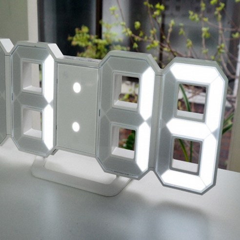리빙코랄 LED VIP 3D 중형 주광색 LED 시계, 화이트