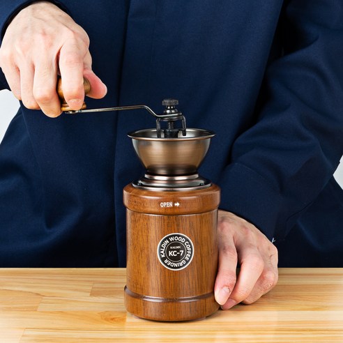 칼딘 원목 세라믹 핸드밀 KC-7: 커피 애호가를 위한 극상의 분쇄 경험