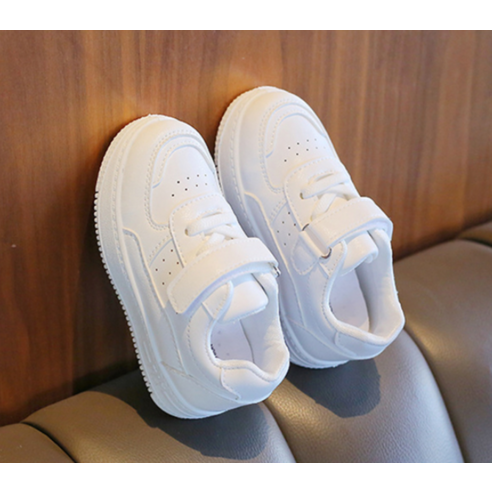 우리 아이 첫 걸음에 행복을 더하는 조이멀티 아동용 에어홀 운동화