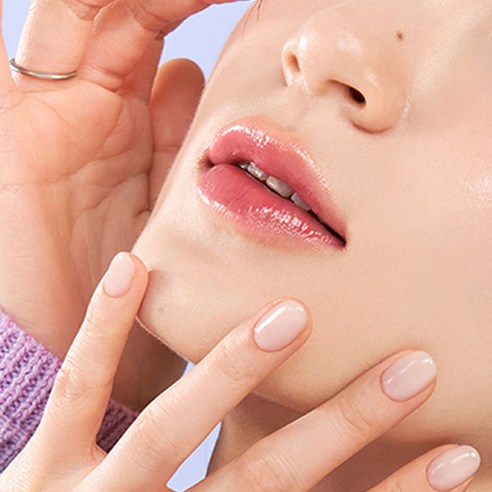 비건 뷰티로 완성하는 촉촉하고 빛나는 입술, 롬앤 글래스팅 멜팅 밤