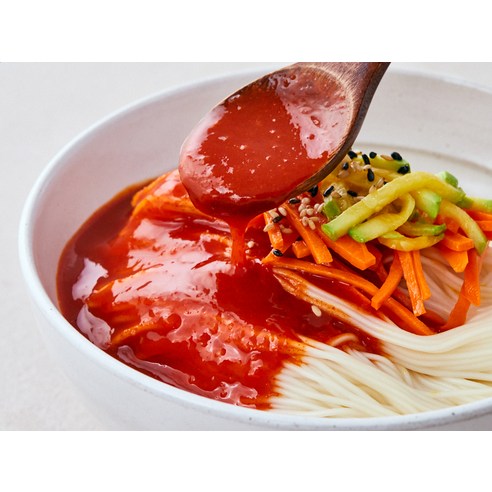 다양한 요리에 맛있는 풍미를 더하는 완벽한 비빔장