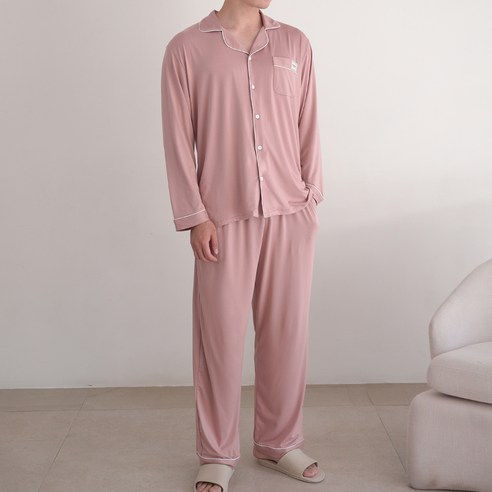 포근한 꿈결로 안내하는, 어나더디 커플 잠옷 세트