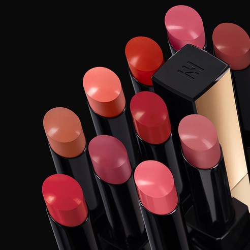 매력적인 입술을 완성하는 헤라 루즈 클래시 립스틱