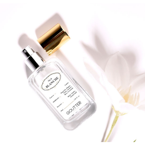 우디/머스크 향계열의 매혹적인 향기로 여성의 우아함과 감각적인 매력을 표현하는 구떼 No 8 블랑쉬 퍼퓸