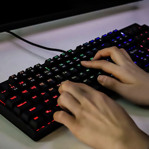 정밀성, 내구성, 사용자 친화성이 결합된 궁극의 게이밍 키보드