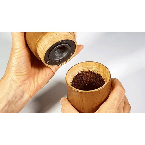 진정한 커피 애호가를 위한 신선하고 향긋한 커피