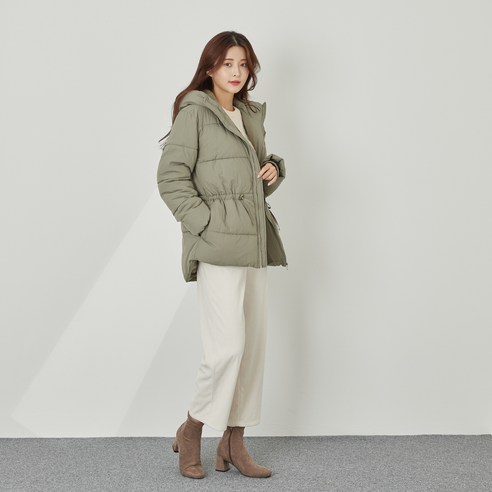 스트라이프 패턴이 돋보이는 AFINAR 오버핏 패딩 후드 점퍼로 겨울 패션 완성하기