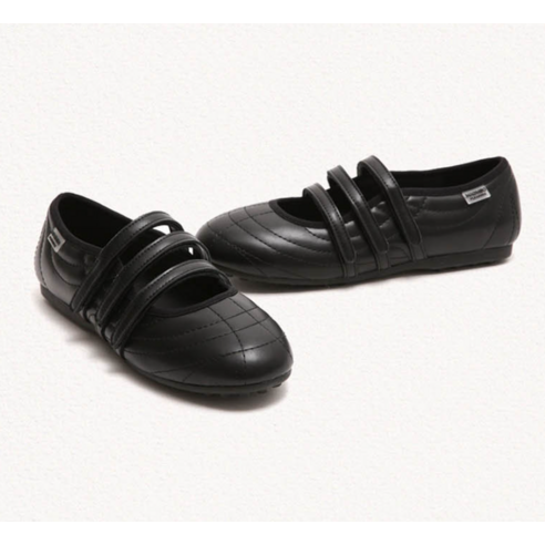 우아함과 편안함, 스타일을 모두 갖춘 마크모크 삼선 발레슈즈