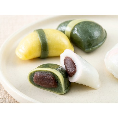 시간과 정성이 빚어낸 쫄깃함, 아리울떡공방 굳지 않는 모듬 바람떡