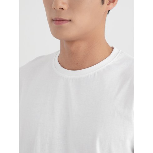 로켓배송으로 신속한 배송과 함께 편안한 여름 착용을 위한 캐럿 화이트 반팔 티셔츠