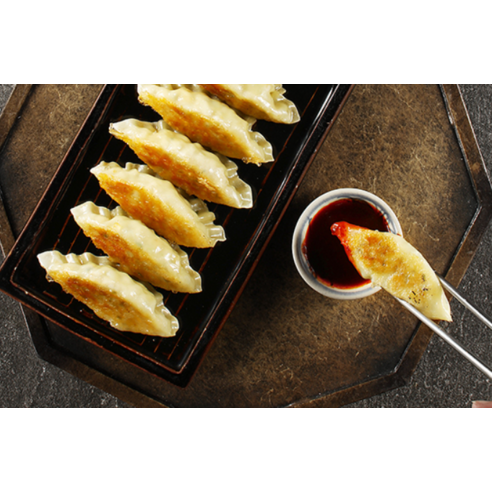 불닭 소스로 일상에 짜릿한 매운 행복을 더하세요.