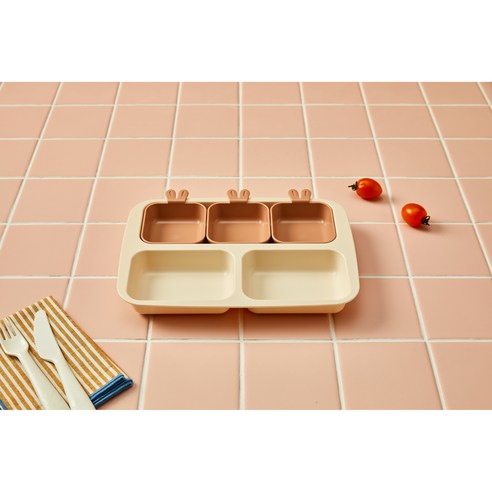 사랑스러운 토끼와 함께하는 안전하고 즐거운 식사 시간