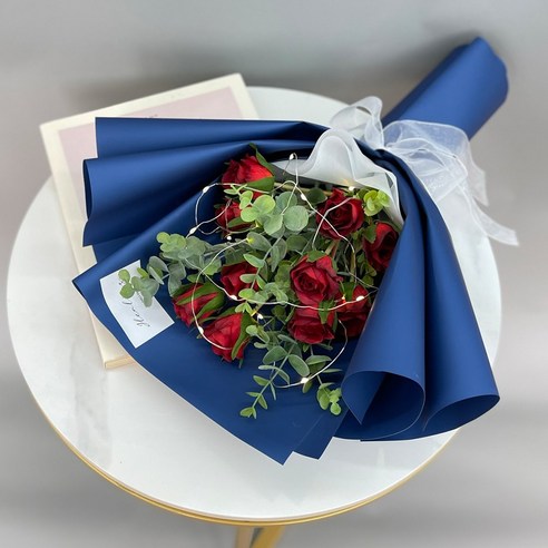 [오케이나우ㅣ강추] 사랑하는 사람에게 완벽한 선물: 러블리팜 조화 샬롯 엔틱장미 꽃다발 [OKNOWㅣ추천상품]