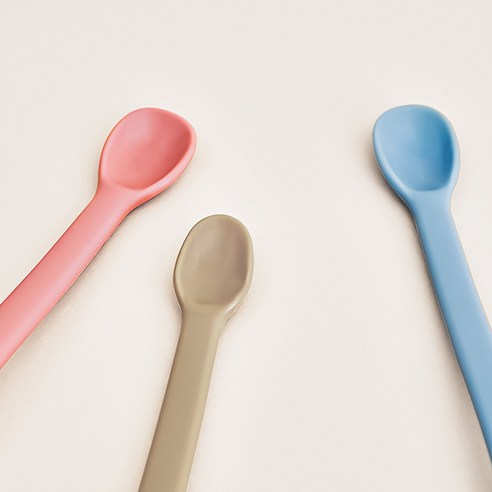 에디슨 실리콘 이유식 스푼으로 아기의 안전하고 행복한 이유식 시간을!
