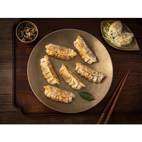 섬세한 만듦새가 선사하는 미식의 향연, 풀무원 얄피꽉찬 육즙진한 교자