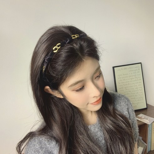 우아세련 벨벳 헤어밴드로 나만의 분위기를 완성하세요