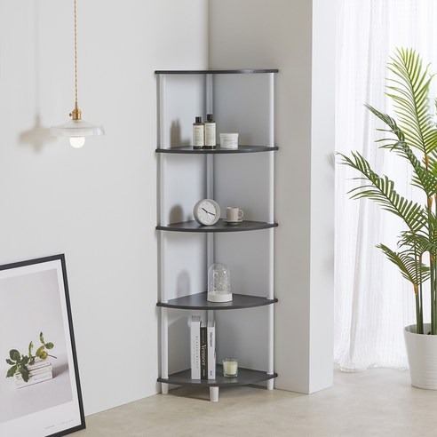 공간을 예술로 승화시키는 마법, 제이디퍼니처 코너 선반의 섬세한 매력 위스키장