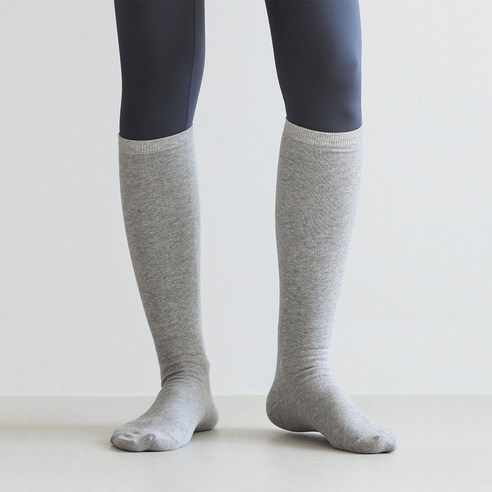 당신의 스타일을 완성하는 마법, 코지라벨 베이직 니삭스