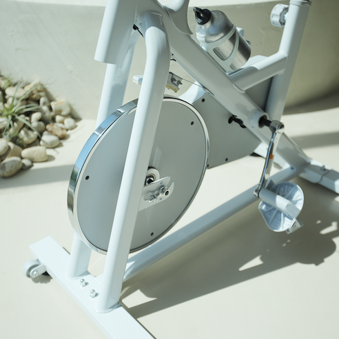 층간소음 걱정 없이 즐기는 홈트레이닝, 더스크랙 터닝바이크!