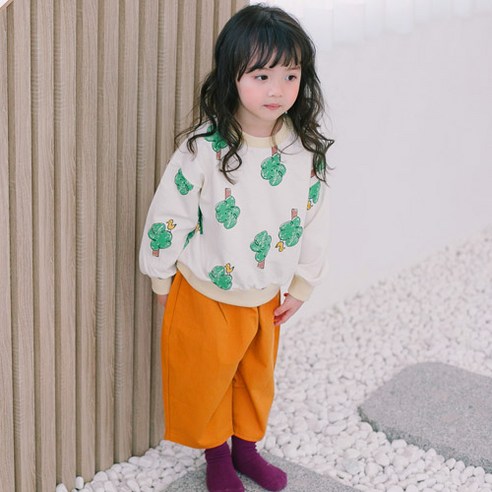 孩子們  時尚  男孩  女孩  常見  服裝  上衣  下裝  褲子  套裝