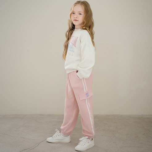 겨울철에 편안함과 세련됨을 선사하는 앤디애플 여아용 리본 포인트 조거 상하의 세트