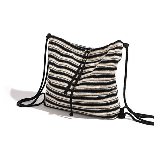 세련된 디자인과 실용성을 겸비한 가성비 백팩