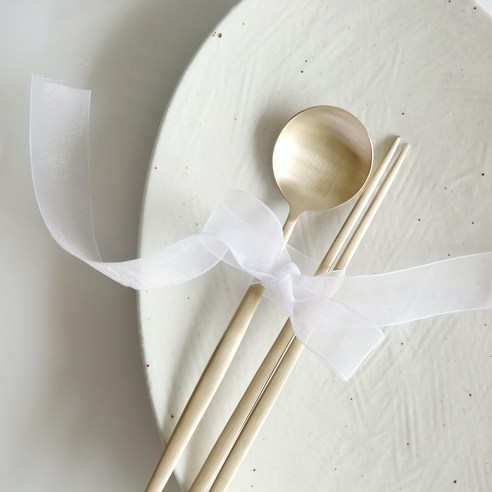 놋담 방짜유기 수저세트: 건강과 품격을 담은 식탁의 완성