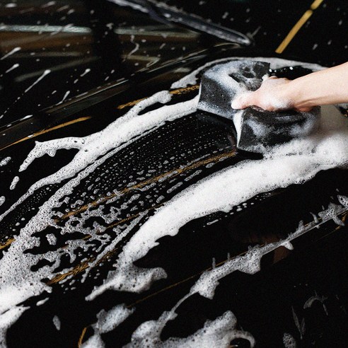 자동차를 쉽고 빠르게 씻고 반짝반짝 빛나게 만들어주는 최고의 카샴푸