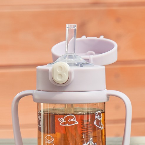 안전하고 편리한 베베락 빨대컵으로 우리 아이의 건강한 물 마시는 습관을!