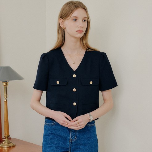 전문적이고 세련된 여성을 위한 필수 아이템: 룩캐스트 세리나 퍼프슬리브 자켓