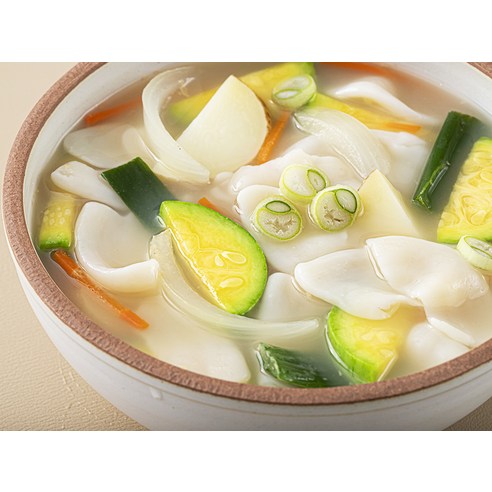 손쉬운 요리로 즐기는 감자수제비