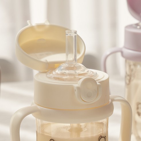 안전하고 편리한 베베락 빨대컵으로 우리 아이의 건강한 물 마시는 습관을!