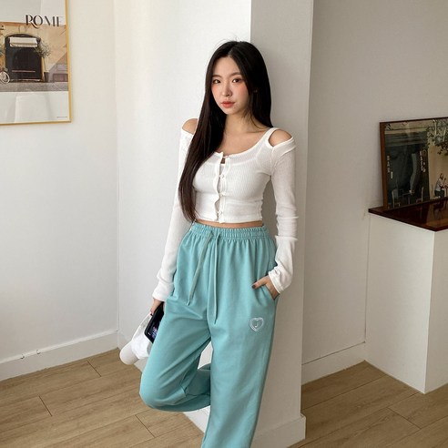 女  時尚  服裝  下裝  長褲  成年女性  成年女性  婦女  女人  淑女
