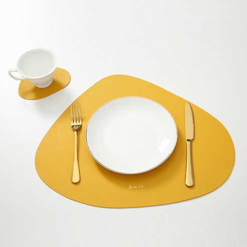 세뇨르킴 비비드 삼각 식탁 매트, 옐로, 45.5 x 37 cm