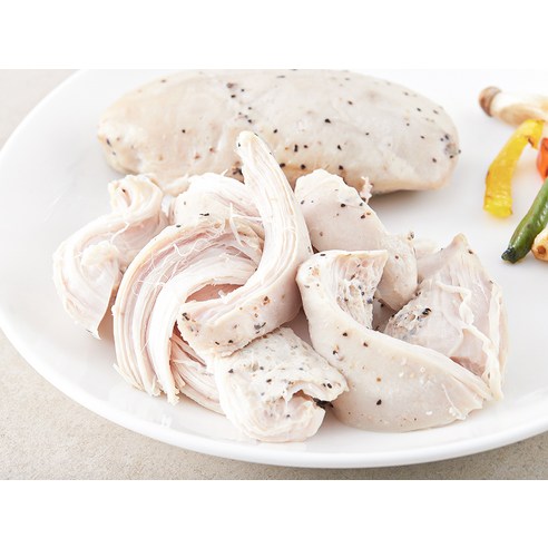 촉촉한 맛의 조화를 선사하는 블랙페퍼 닭가슴살