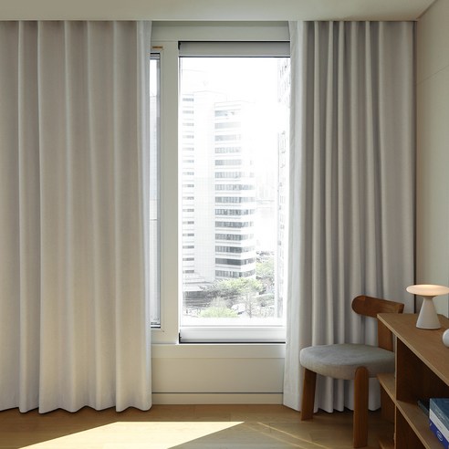 빛 공해로부터 자유로운 숙면, 창안애 텔라 암막 커튼으로 시작하세요.
