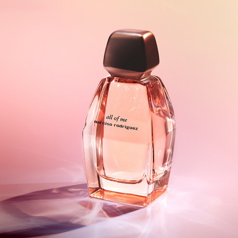 매혹적인 향기로 자신감을 높여주는 향수