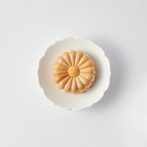 섬세한 아름다움이 피어나는 식탁, 무자기 여섯잎 꽃접시