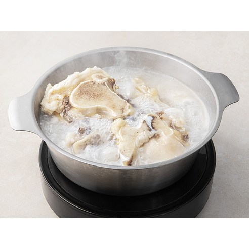 깊고 진한 건화 한우 우족으로 따뜻한 겨울을 선물하세요.